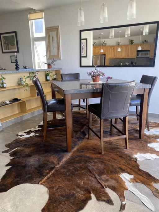 Apartamento Cozy In Downtown Cabo. Walk To The
